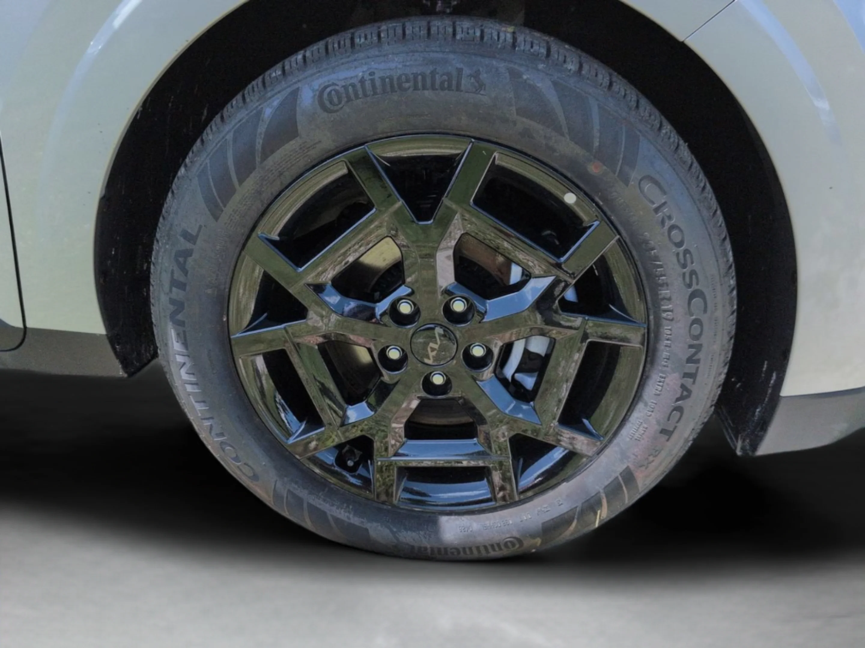 New 2026 Ivory Silver Kia SX image 35