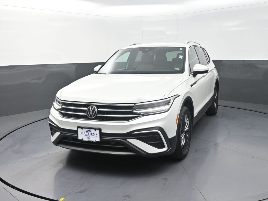 Used 2023 White Volkswagen 2.0T SE image 4