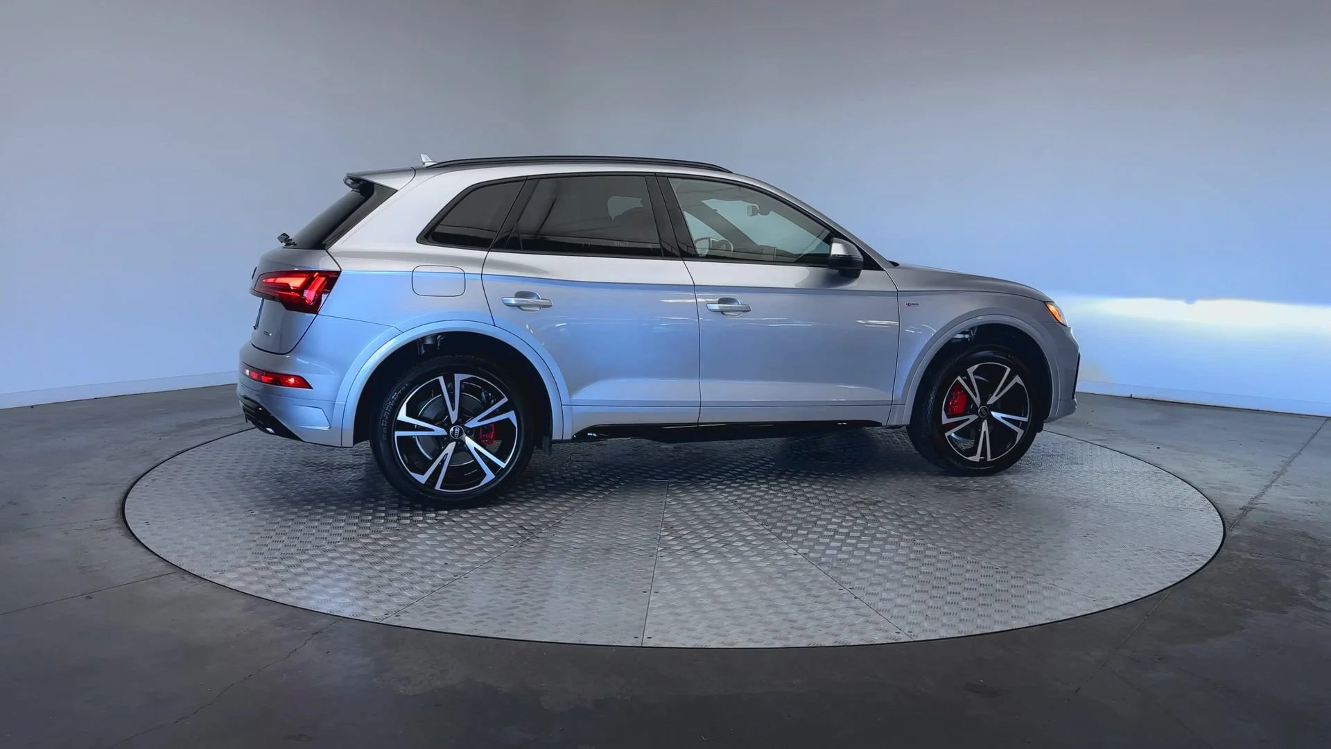Used 2025 Florett Silver Metallic Audi S line Premium Plus image 9