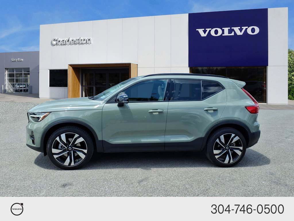 Certified Used 2025 Sage Green Metallic Volvo Ultra Dark Theme image 6
