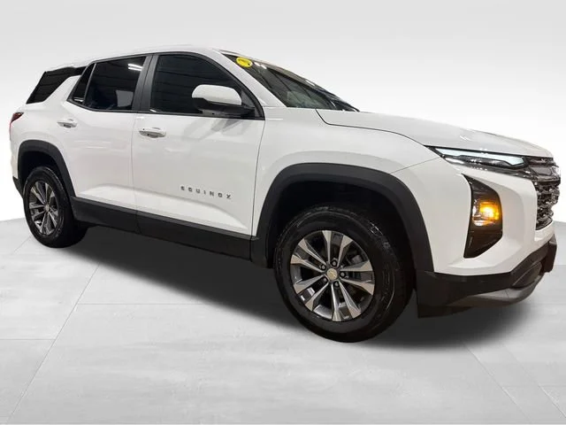 Used 2026 Summit White Chevrolet LT image 9