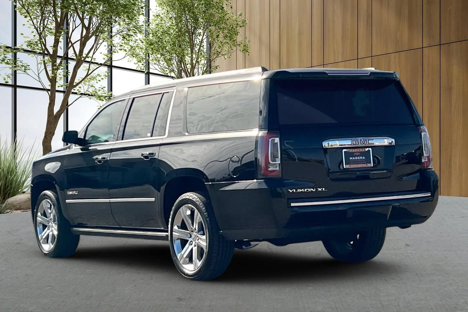Used 2019 ONYX BLACK GMC Denali image 6