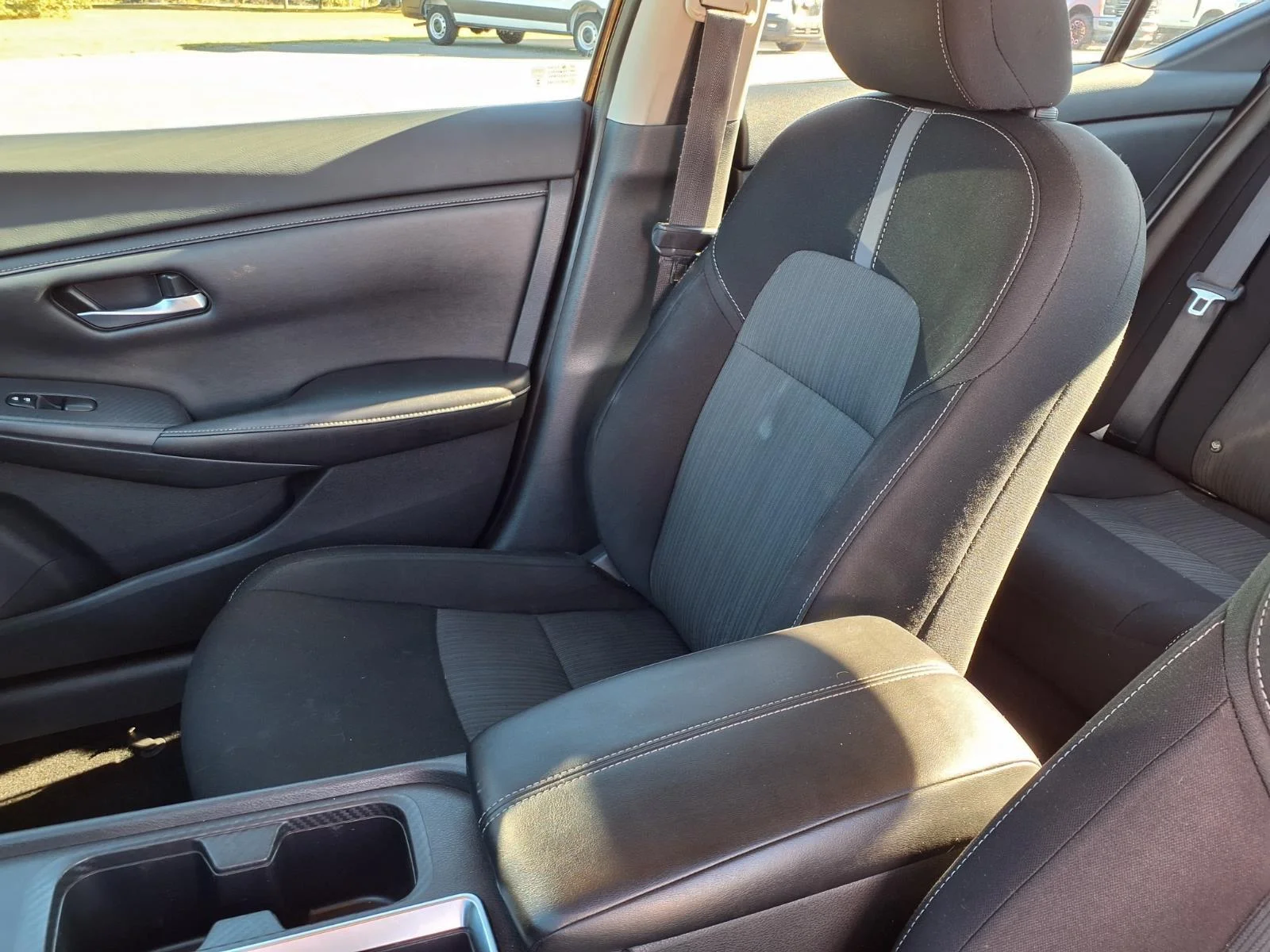Used 2022 Rosewood Metallic Nissan SV image 21