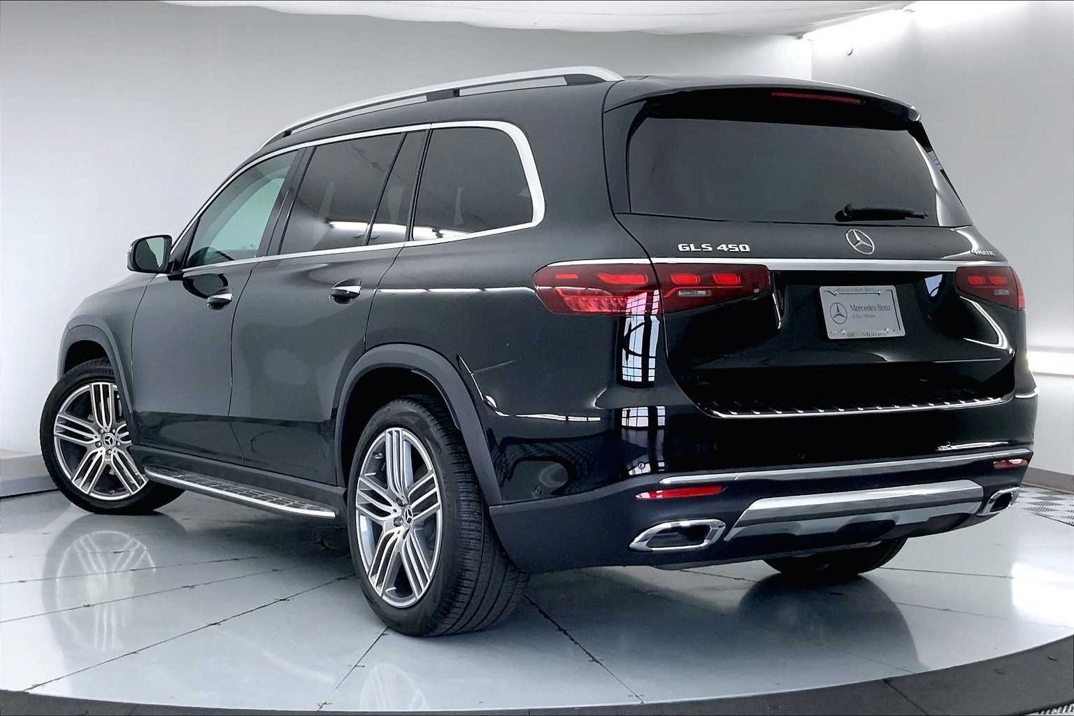 New 2026 Black Mercedes-Benz GLS 450 image 4