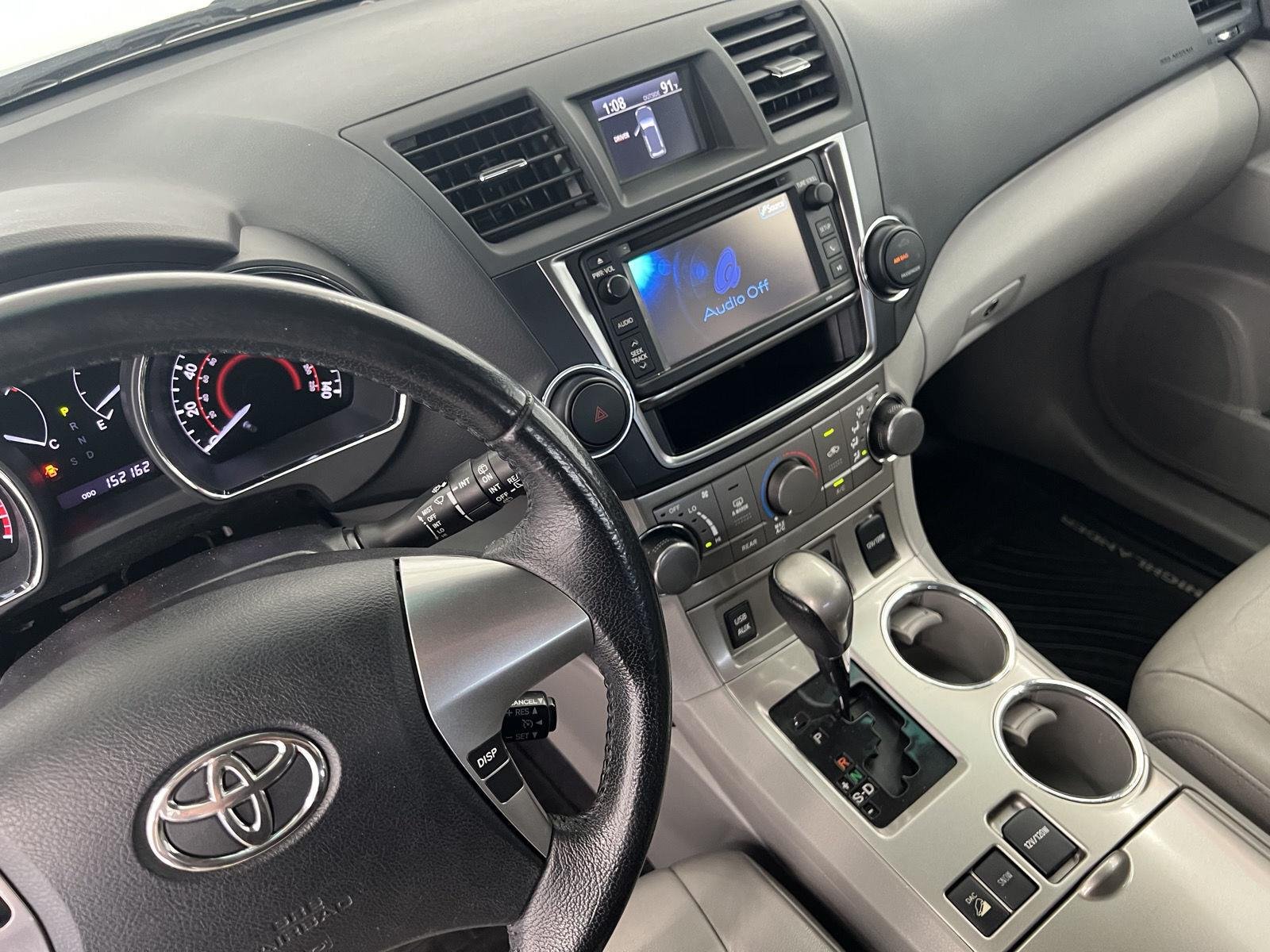 Used 2013 Shoreline Blue Pearl Toyota SE image 23