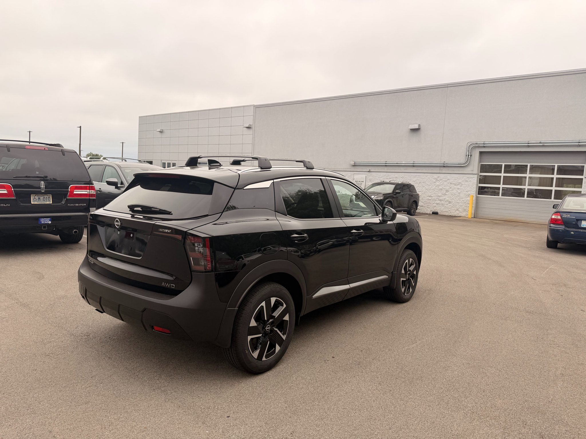 New 2027 Super Black Nissan SV image 4
