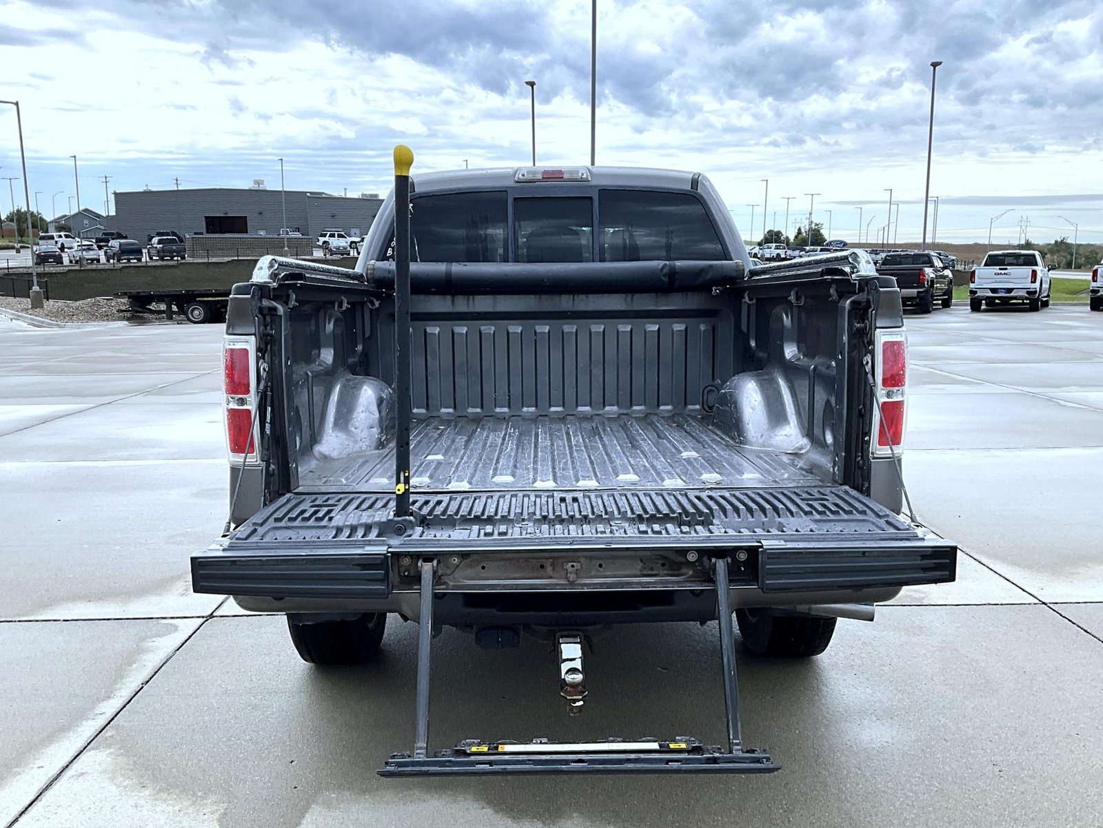 Used 2011 Gray Ford Platinum image 22