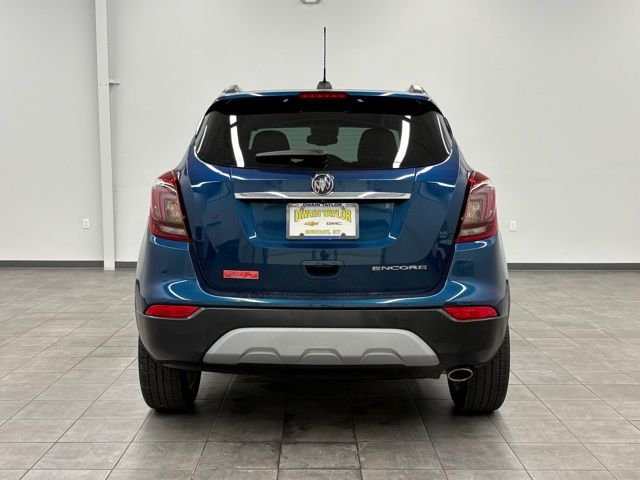 Used 2019 Blue Buick Preferred image 3