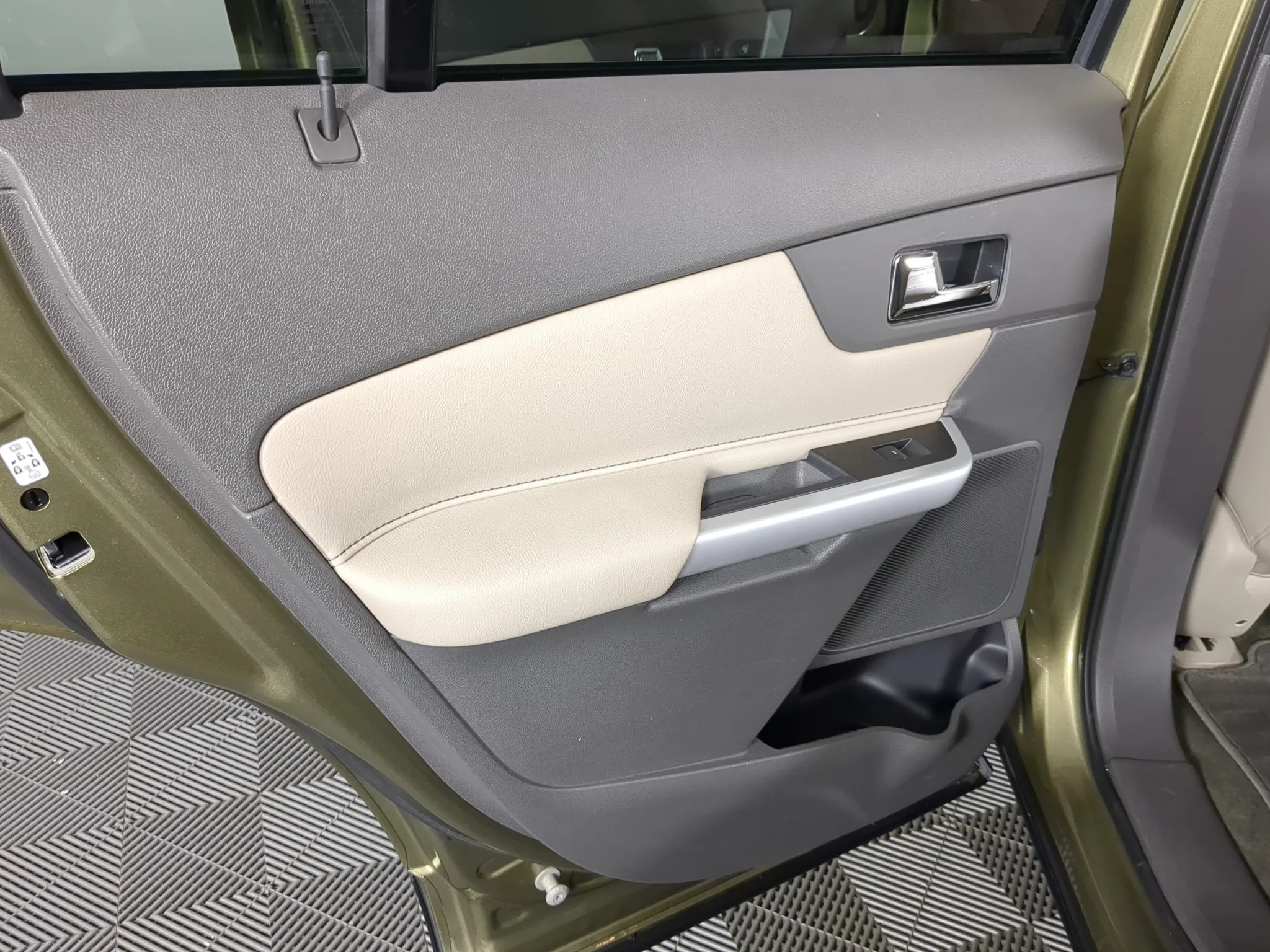 Used 2013 Green Ford SEL image 15