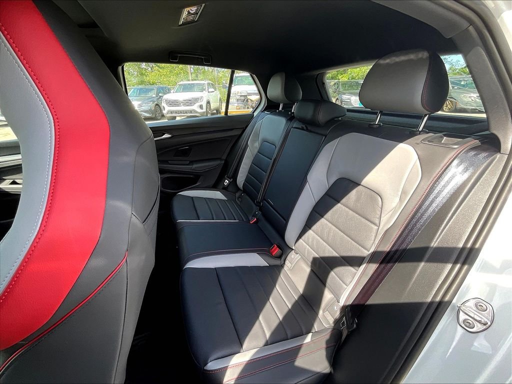 2025 Volkswagen Golf GTI SE - Photo 15