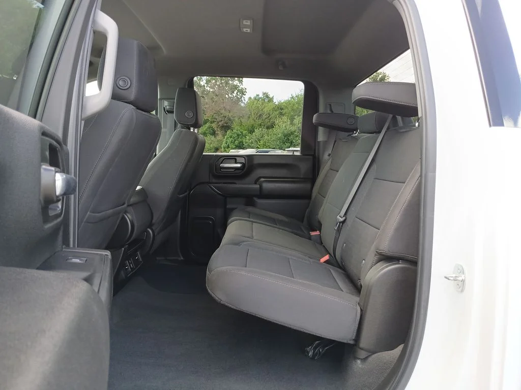 Used 2024 White Chevrolet Custom image 28