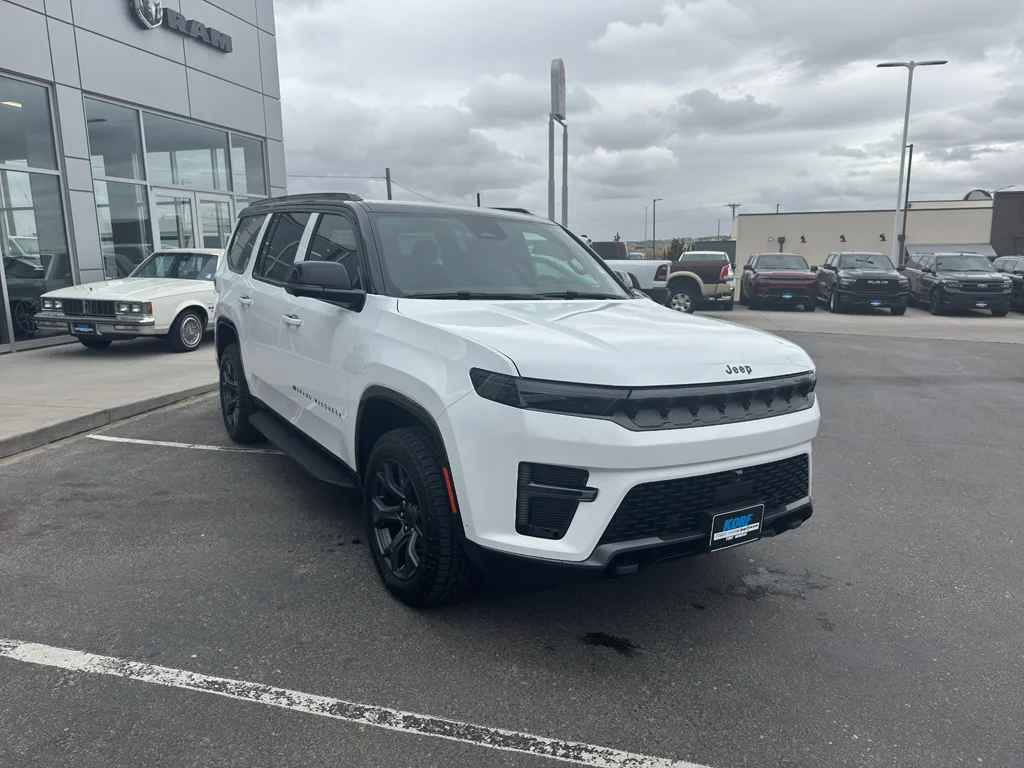 New 2026 Bright White Clear-Coat Exterior Paint Jeep Upland image 7