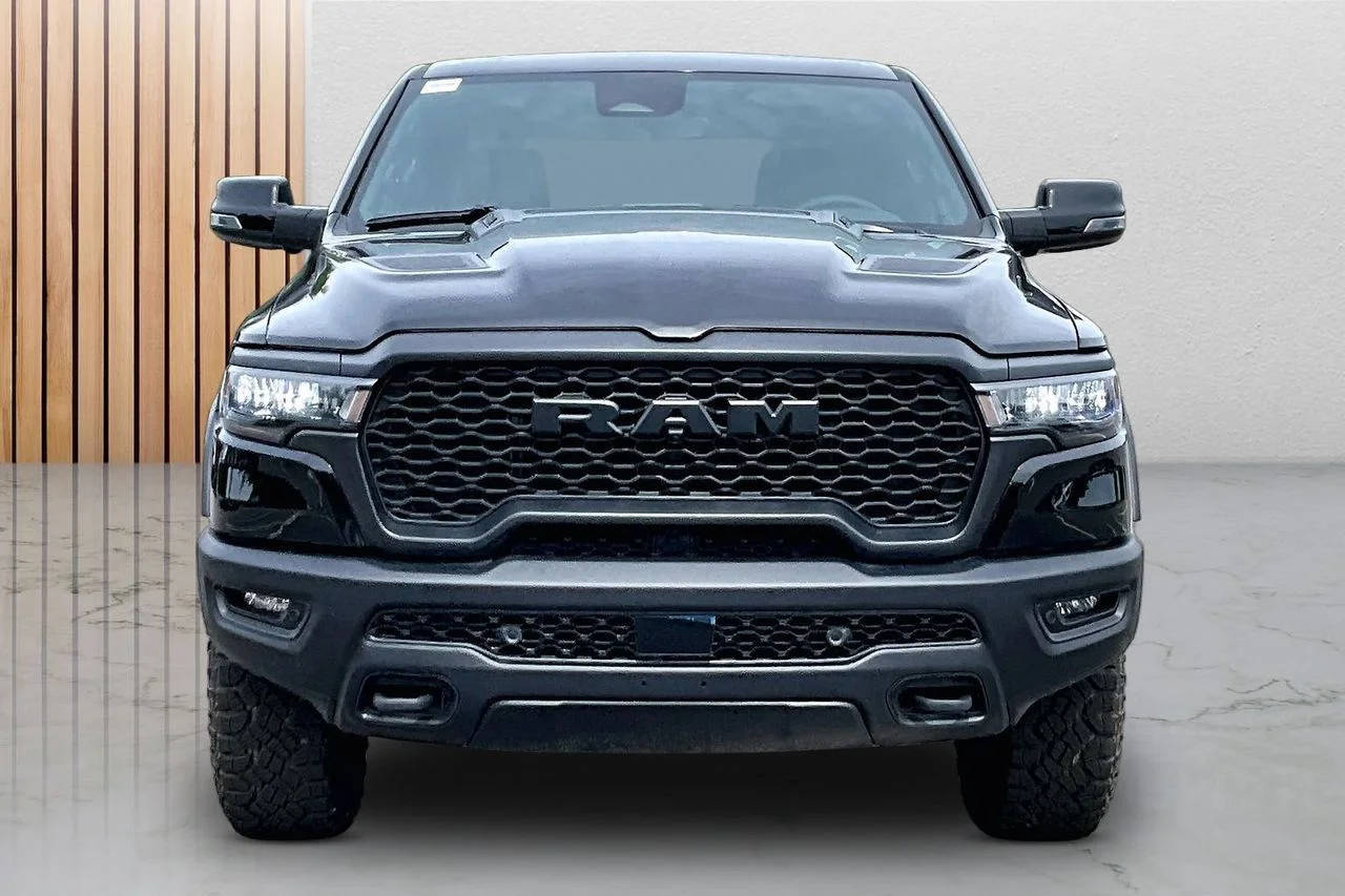 New 2026 Diamond Black Crystal Pearl-Coat Exterior Paint RAM Rebel image 3
