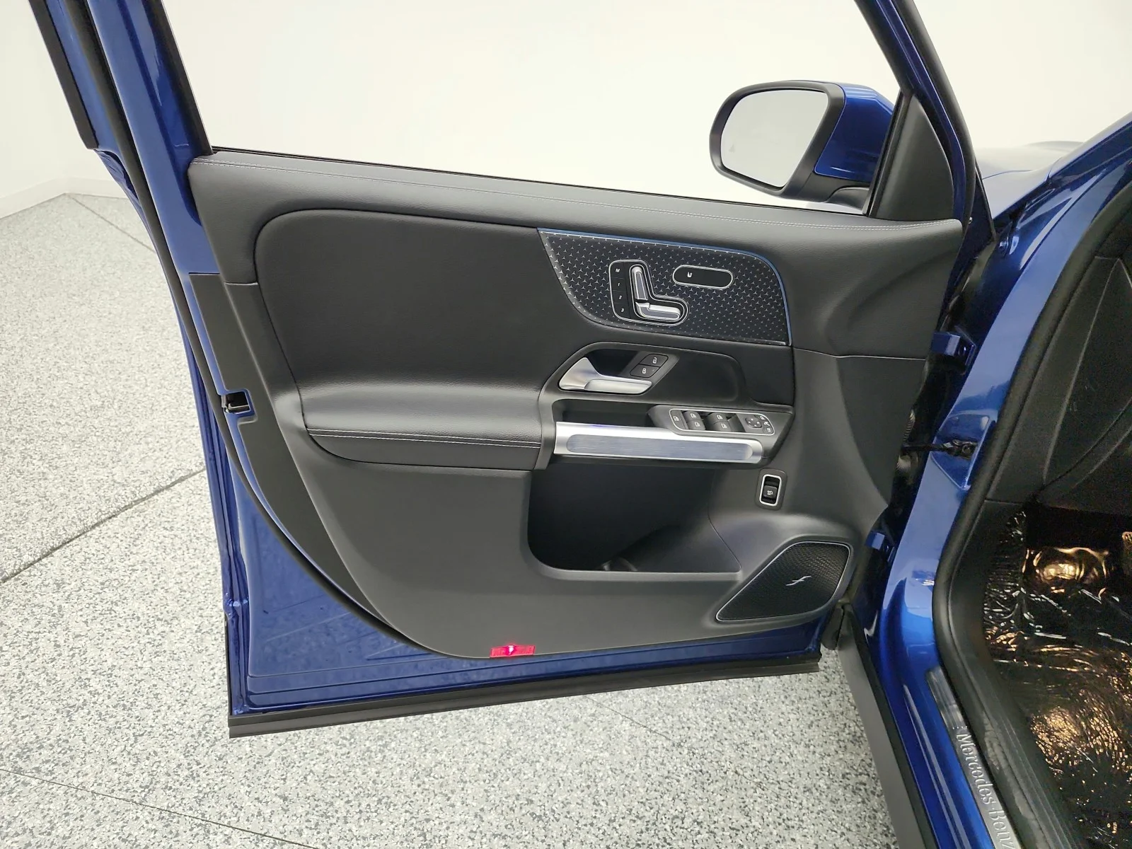 Used 2024 Starling Blue Metallic Mercedes-Benz GLB 250 4MATIC® SUV image 15