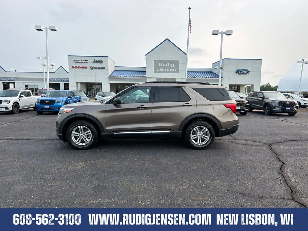 Used 2021 Gray Ford XLT image 2