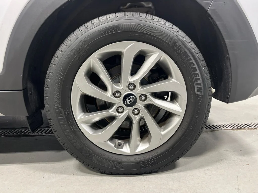 Used 2018 Molten Silver Hyundai SEL image 34