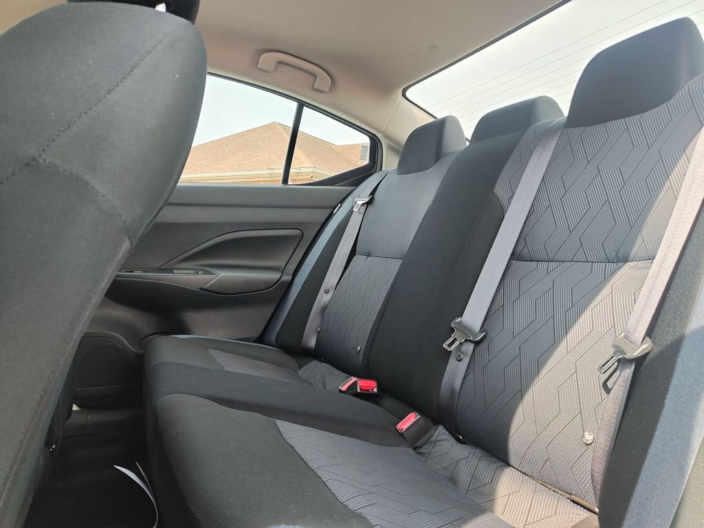 Used 2025 Silver Nissan 1.6 SV image 14