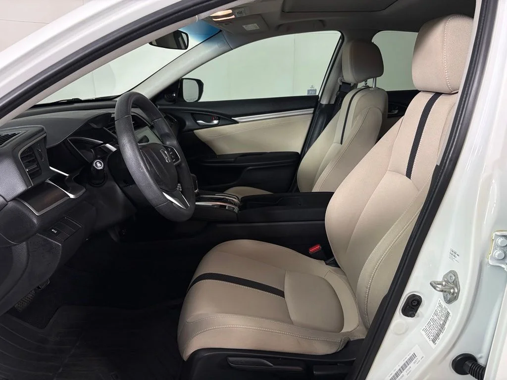 Used 2018  Honda EX image 15