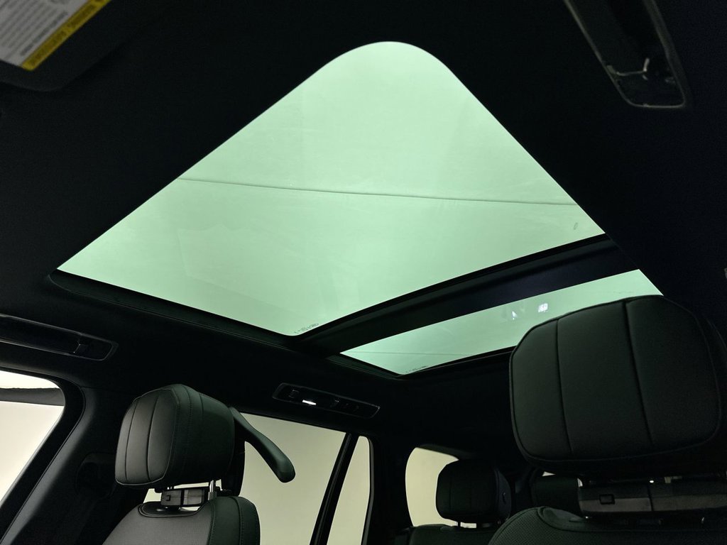 New 2027 Santorini Black Land Rover SE image 11