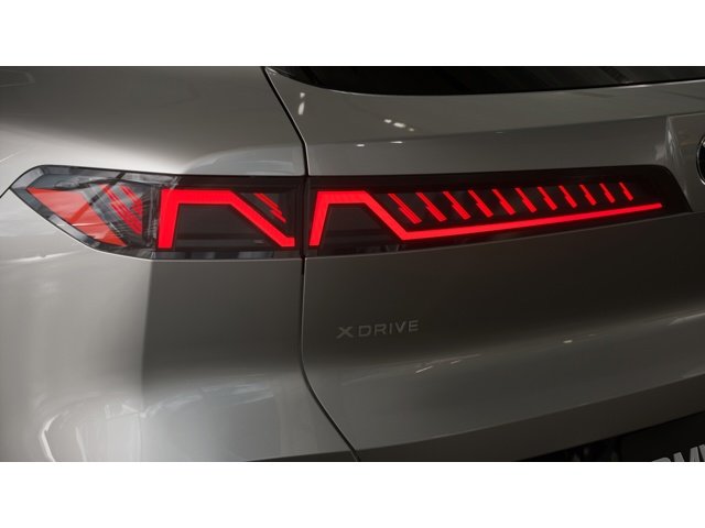 New 2027 C67/Space Silve BMW 40 xDrive image 8