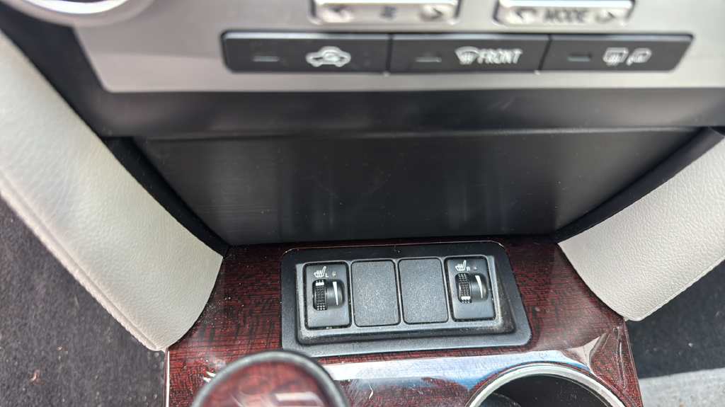Used 2014 Black Toyota LE image 19