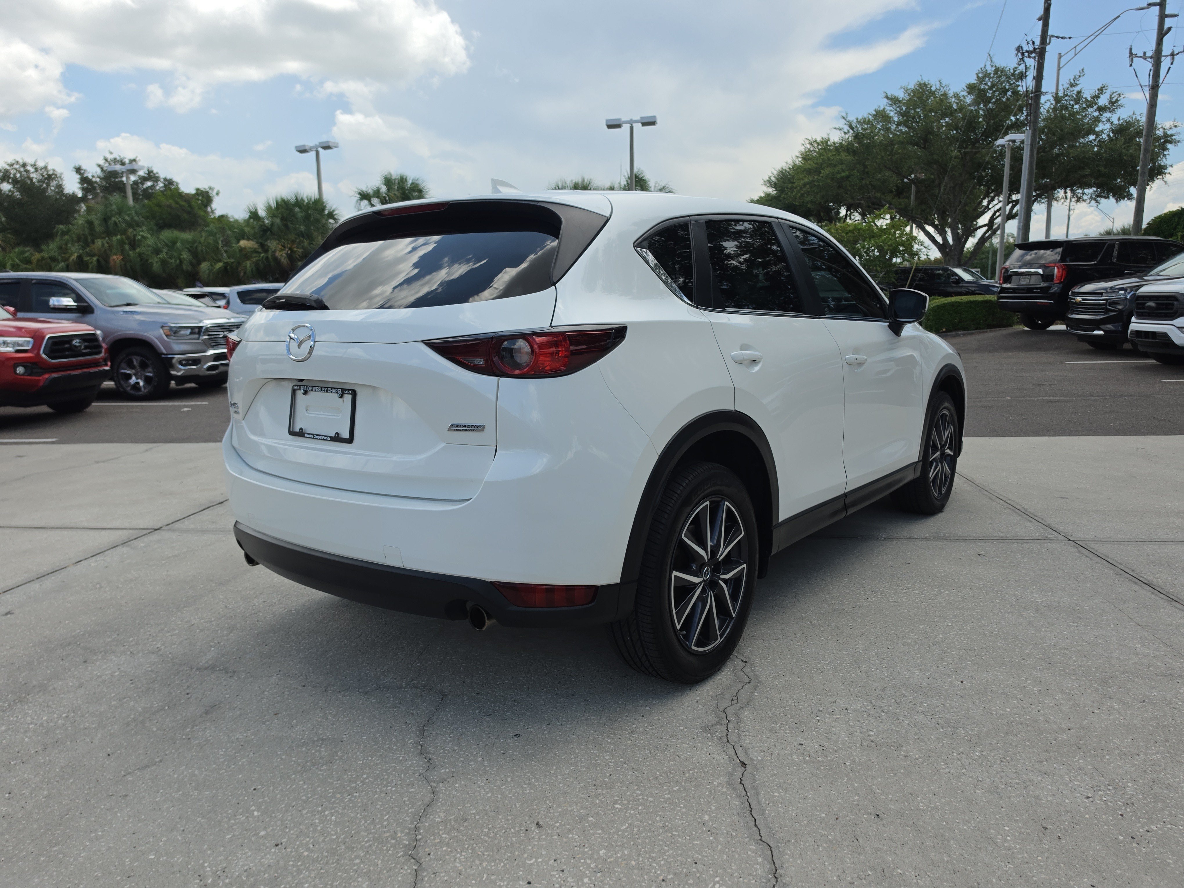 Used 2018 Snowflake White Pearl Mica Mazda Touring image 8