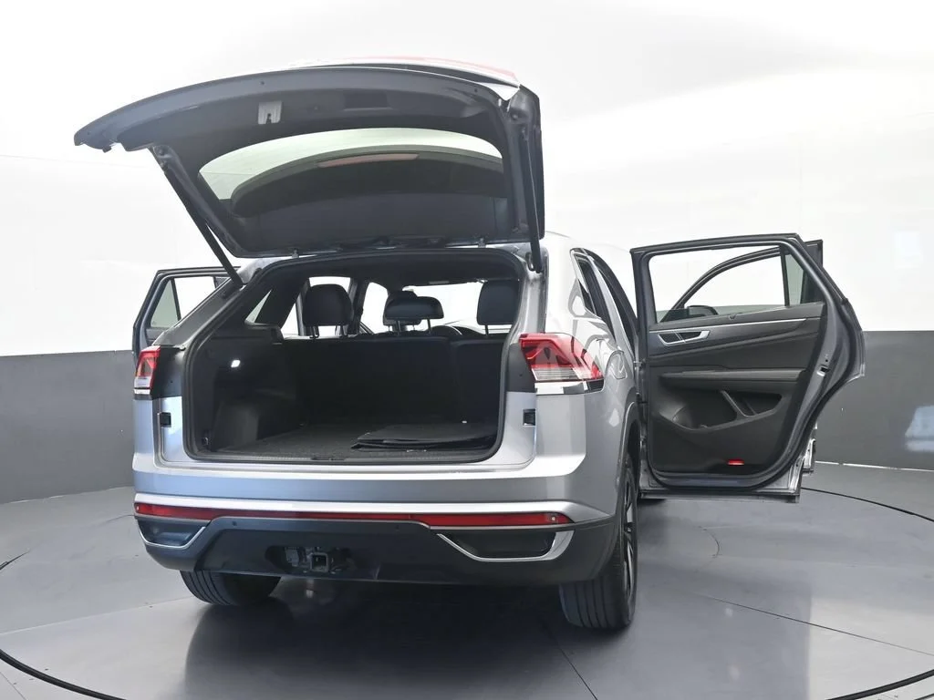 Used 2024 Gray Volkswagen 2.0T SE w/Technology image 69