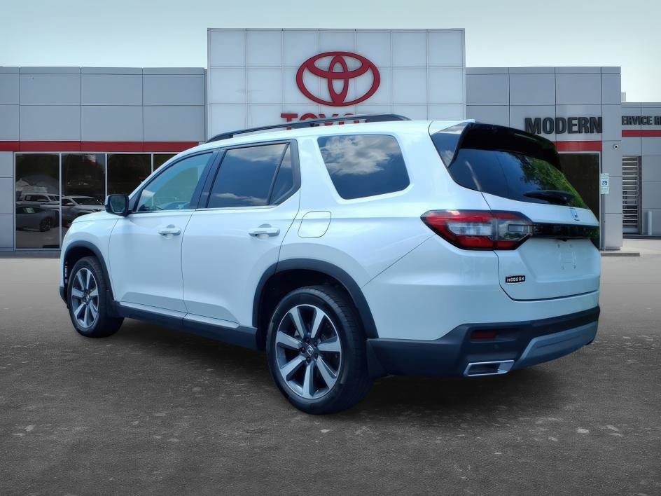 Used 2023 Platinum White Pearl Honda Touring image 3