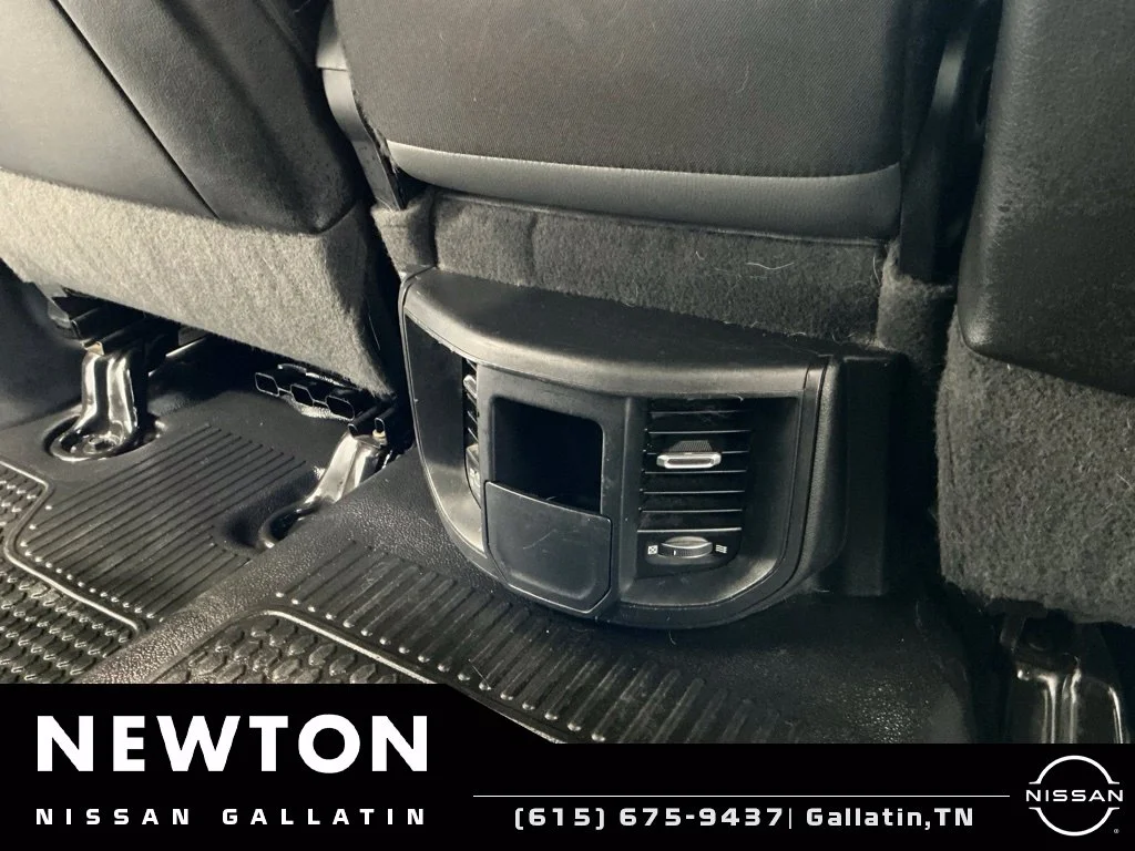 Used 2020 Crystal Metallic Ram Tradesman image 23