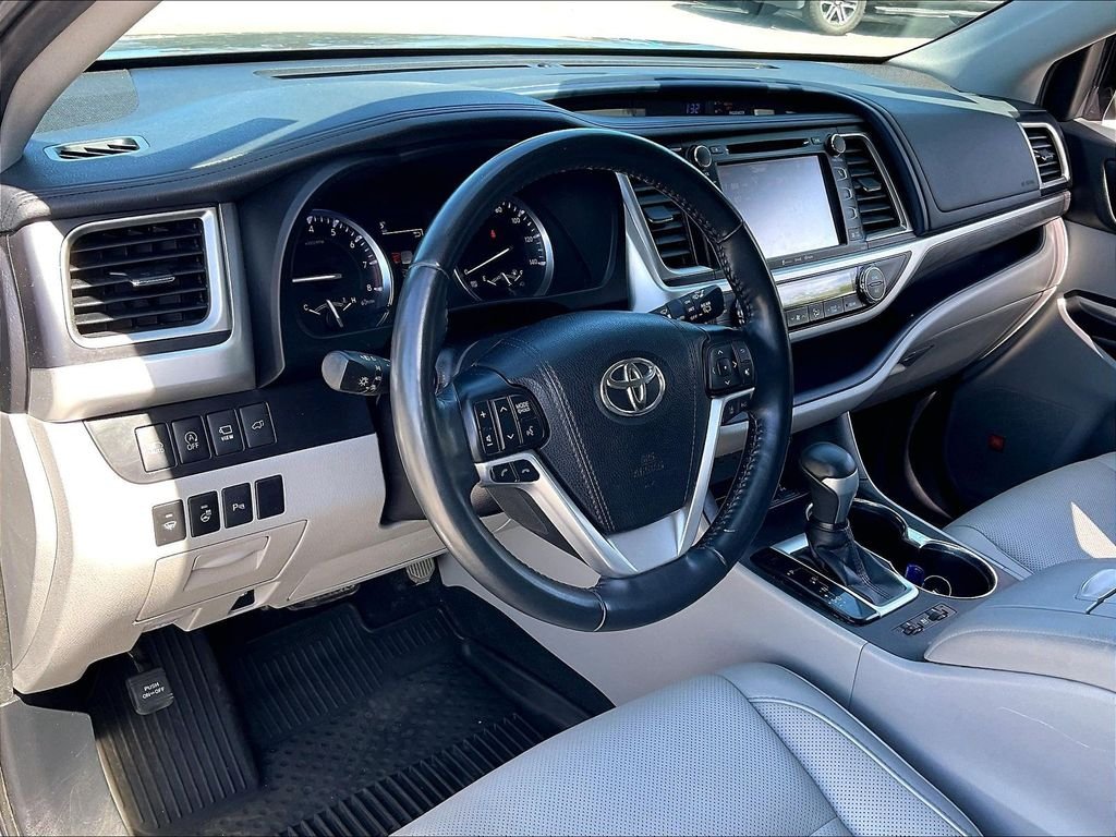 Used 2019 Predawn Gray Mica Toyota Limited Platinum image 8