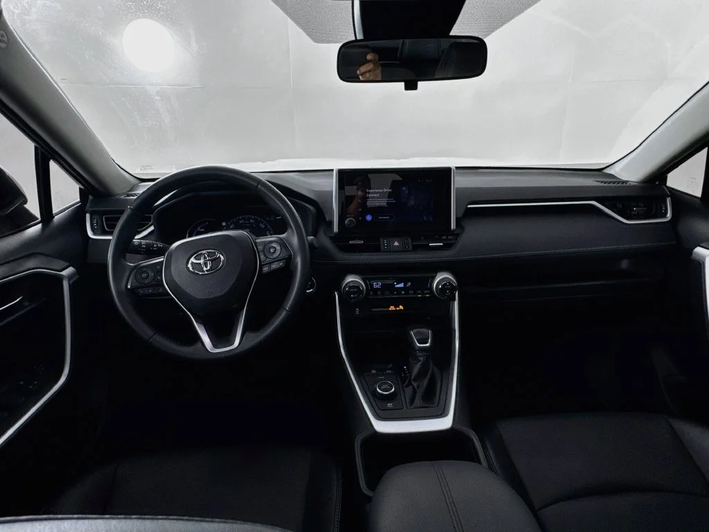 Used 2023 Silver Toyota XLE Premium image 26