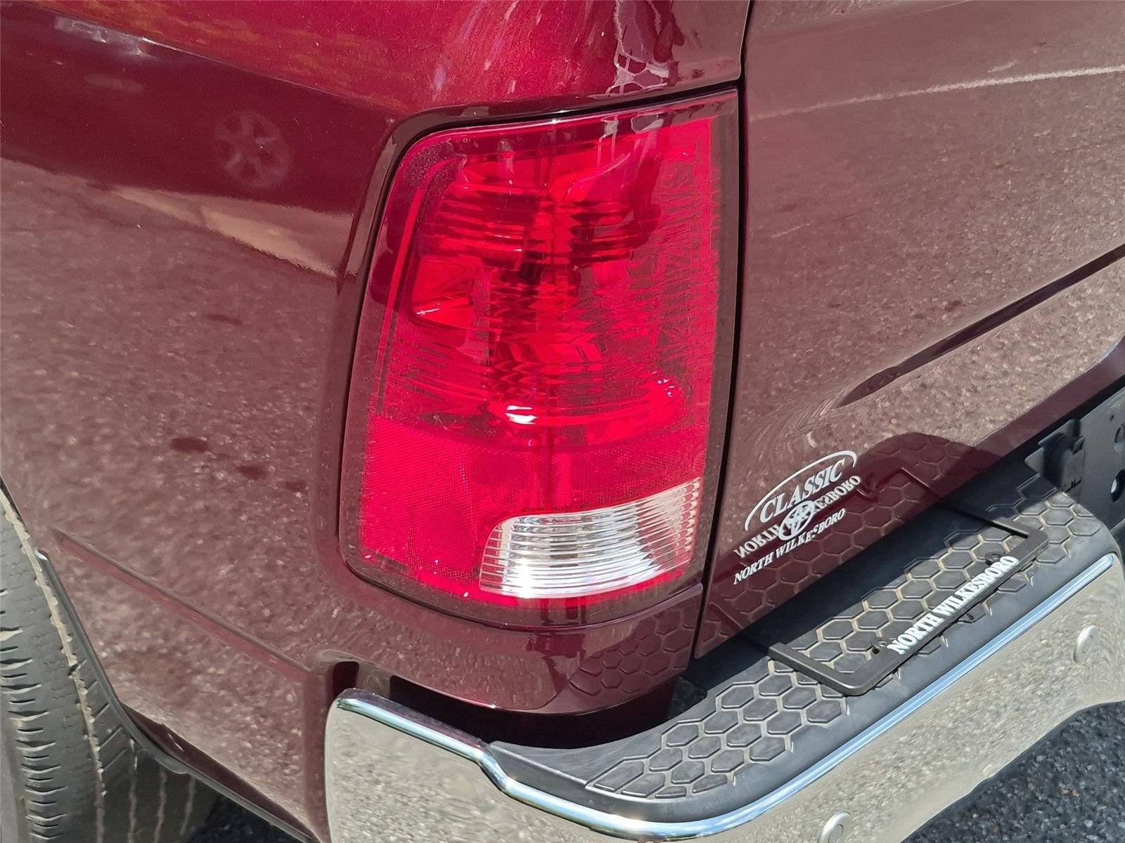 Used 2017 Delmonico Red Pearlcoat Ram Big Horn image 12
