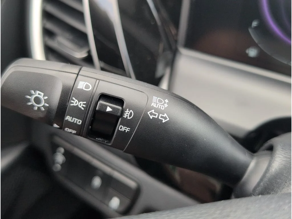New 2026 Snow White Pearl Kia S image 26