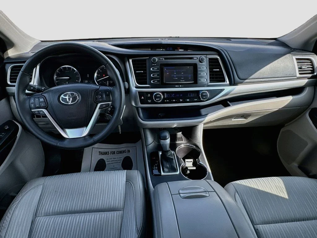 Used 2015 Gray Toyota LE Plus V6 image 24