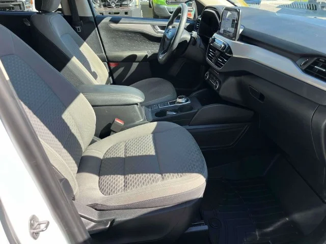 Certified Used 2020 Oxford White Ford SE image 24