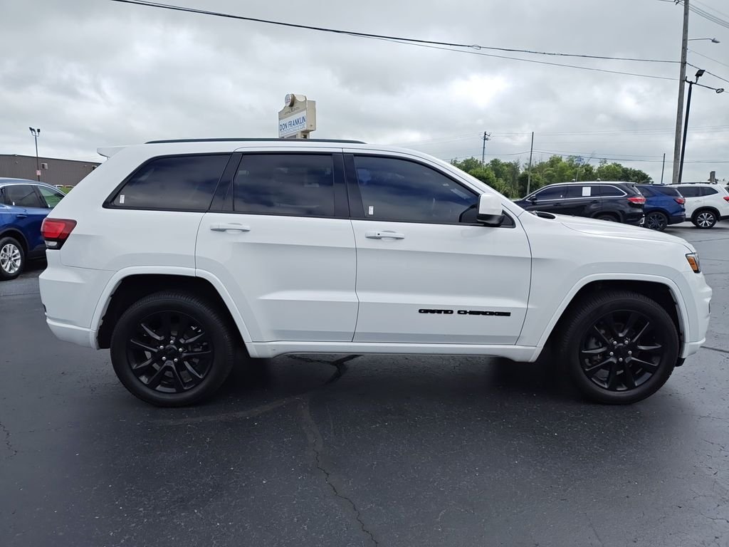 Used 2019 White Jeep Altitude image 6
