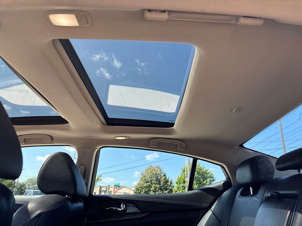 Used 2016 Bordeaux Nissan Platinum image 36