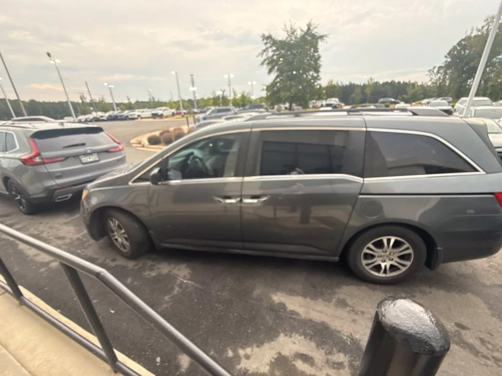 Used 2013 Polished Metal Metallic Honda EX-L image 3