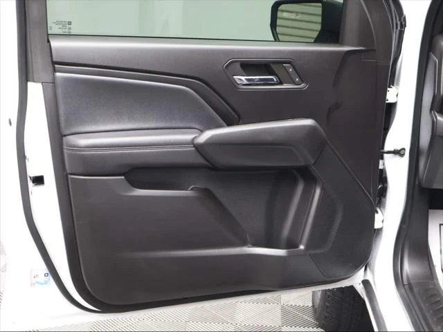 Used 2024 Summit White Chevrolet LT image 7
