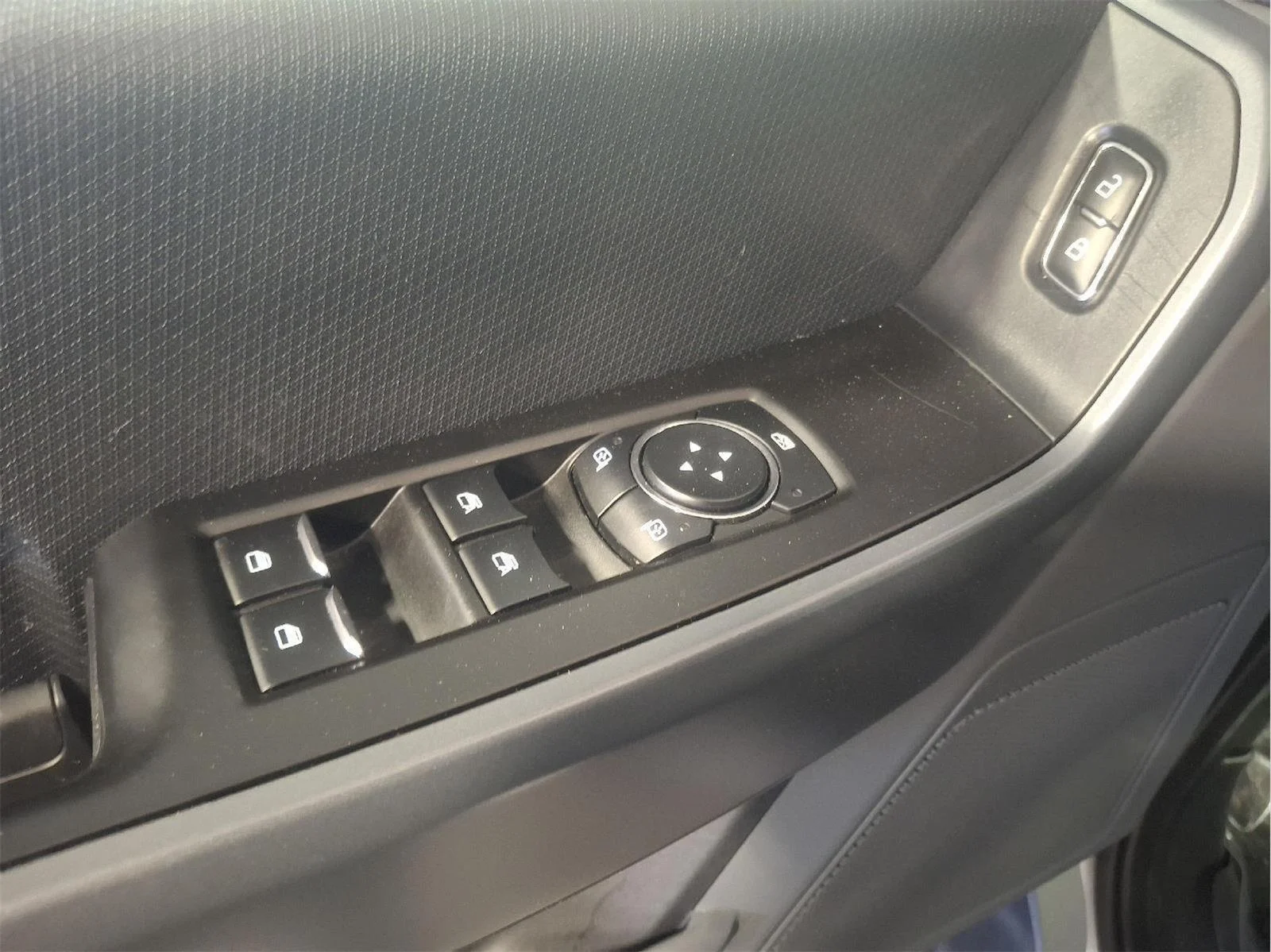 Used 2023 Iconic Silver Ford XLT image 9
