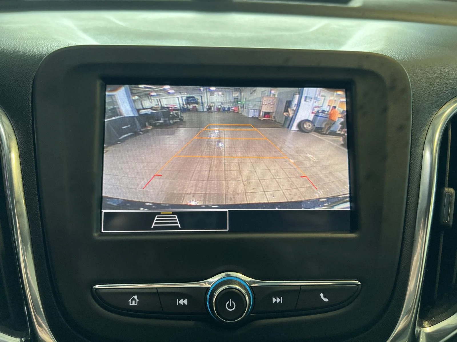 Used 2022 BLUE GLOW METALLIC Chevrolet LT image 18