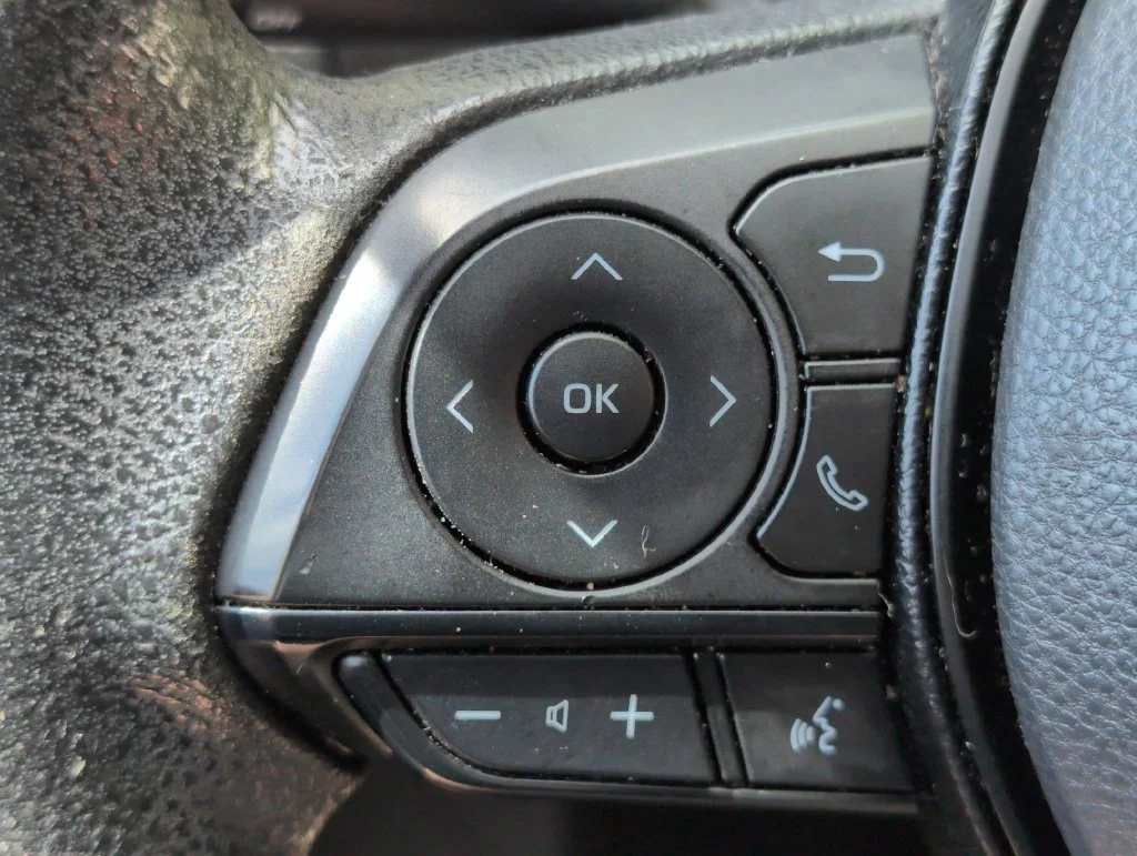 Used 2019 Silver Toyota LE image 19