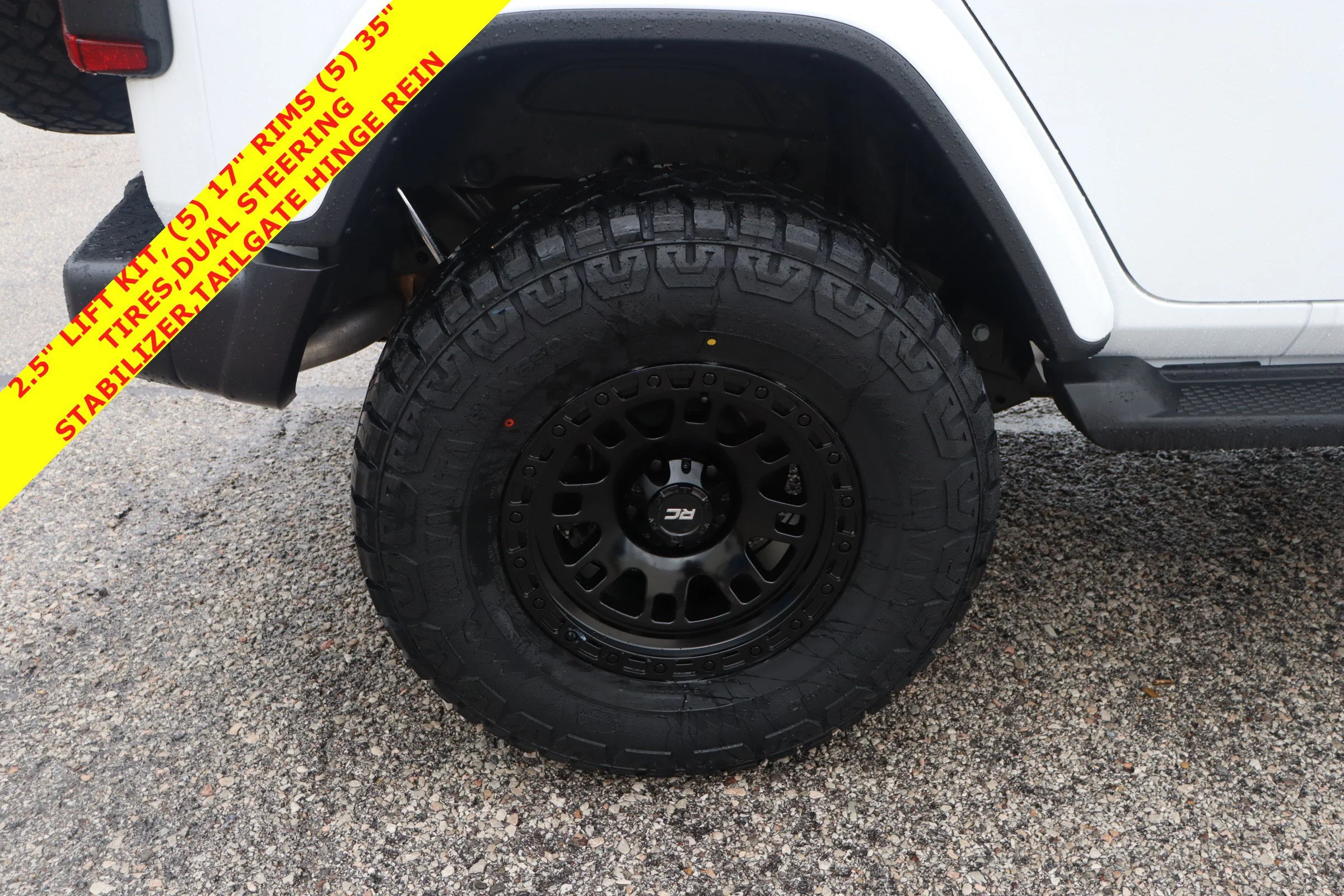 New 2026 Bright White Clear-Coat Exterior Paint Jeep Sahara image 8