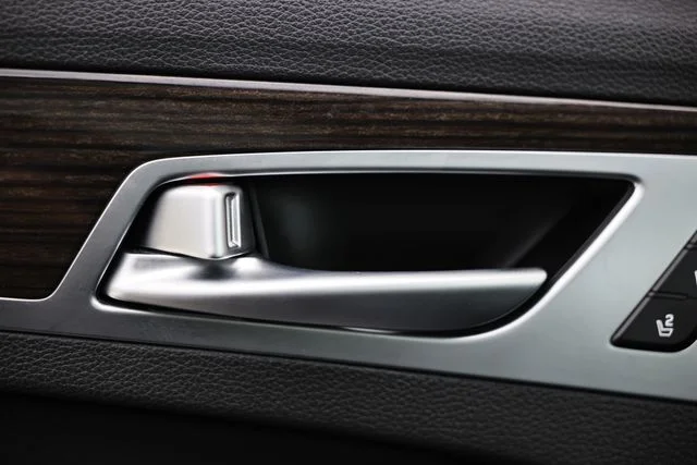 Used 2020 Himalayan Gray Genesis 3.8 image 15