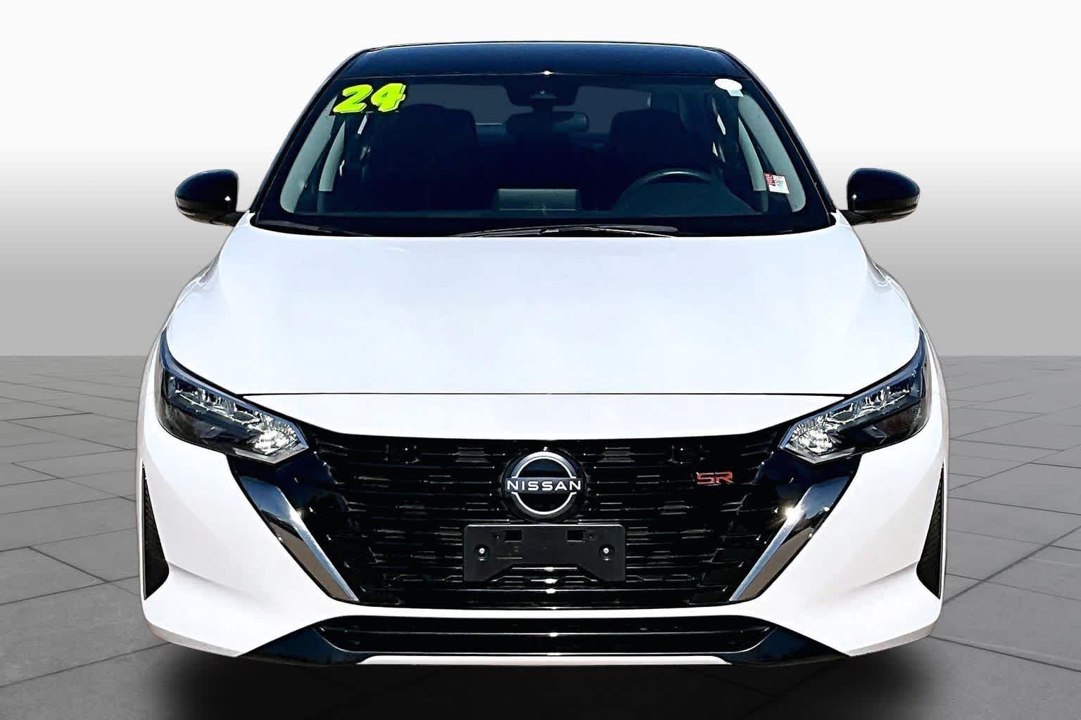 Used 2024 Aspen White Tricoat/Super Black Nissan SR image 4