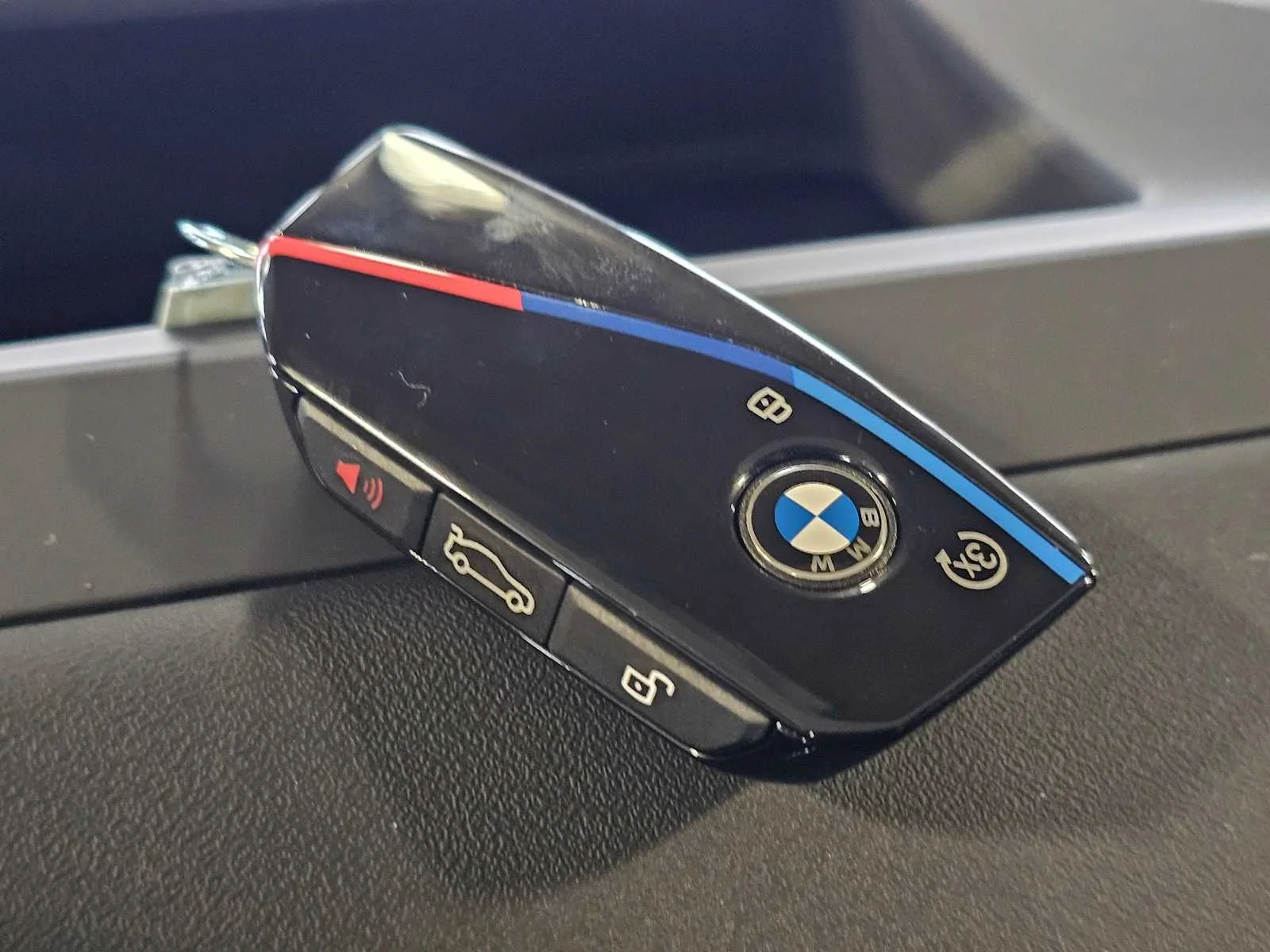 New 2026 Arctic Race Blue metallic BMW M50 xDrive image 35