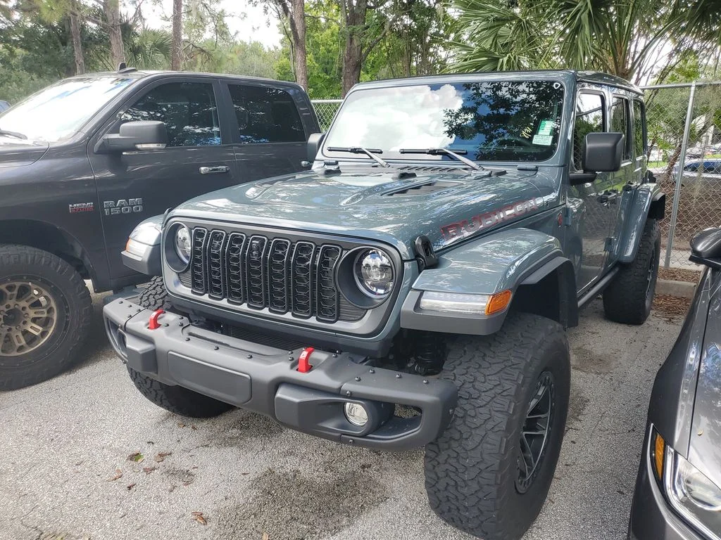 Used 2025 Gray Jeep Rubicon X image 3