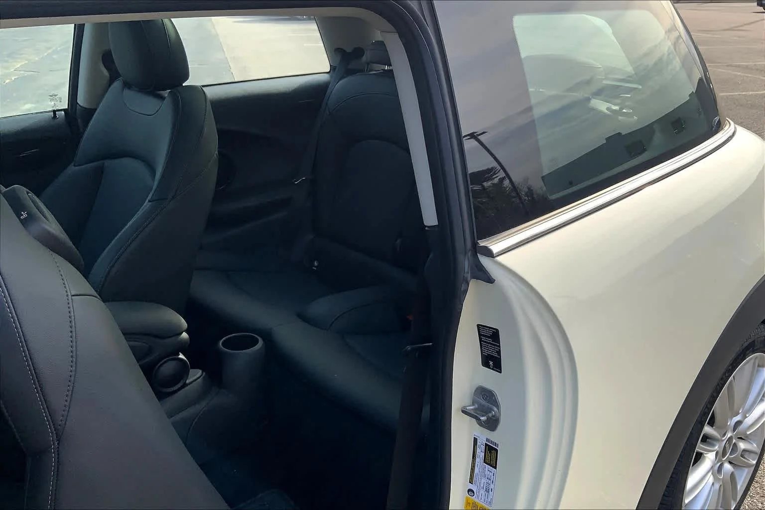 Used 2019 Pepper White MINI Cooper S image 20
