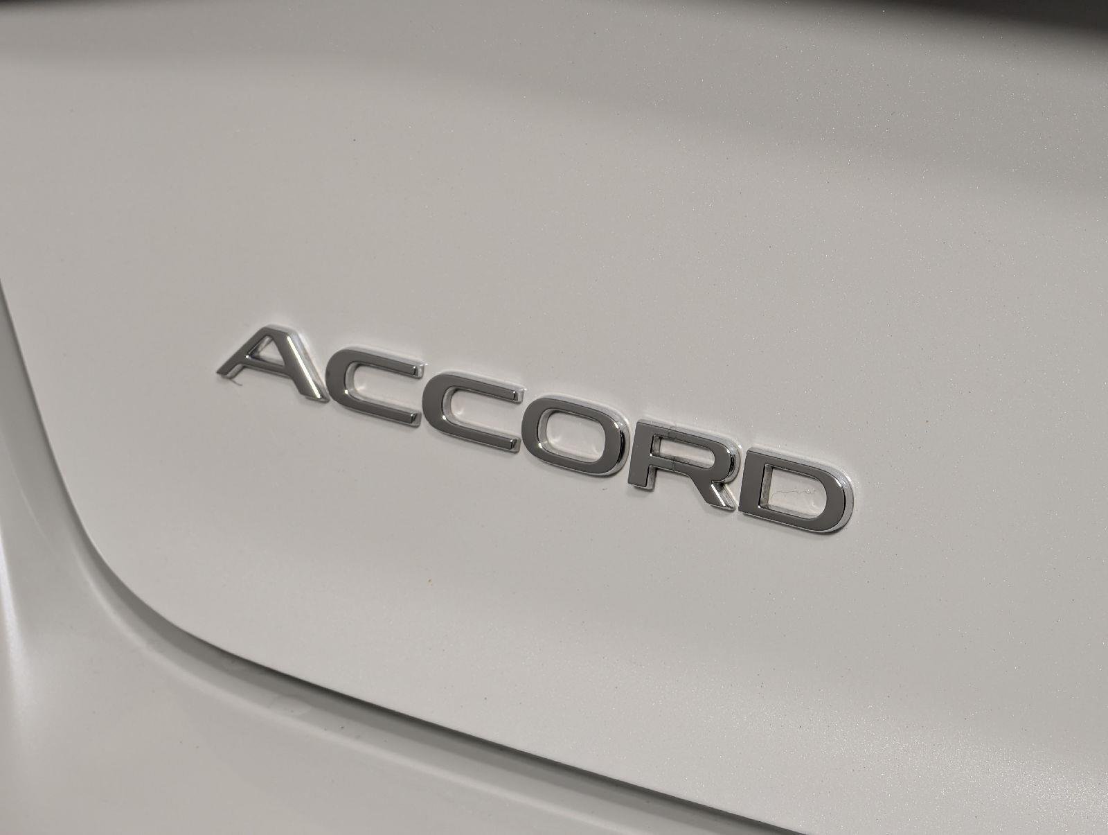 Used 2024 Platinum White Pearl Honda Sport image 7