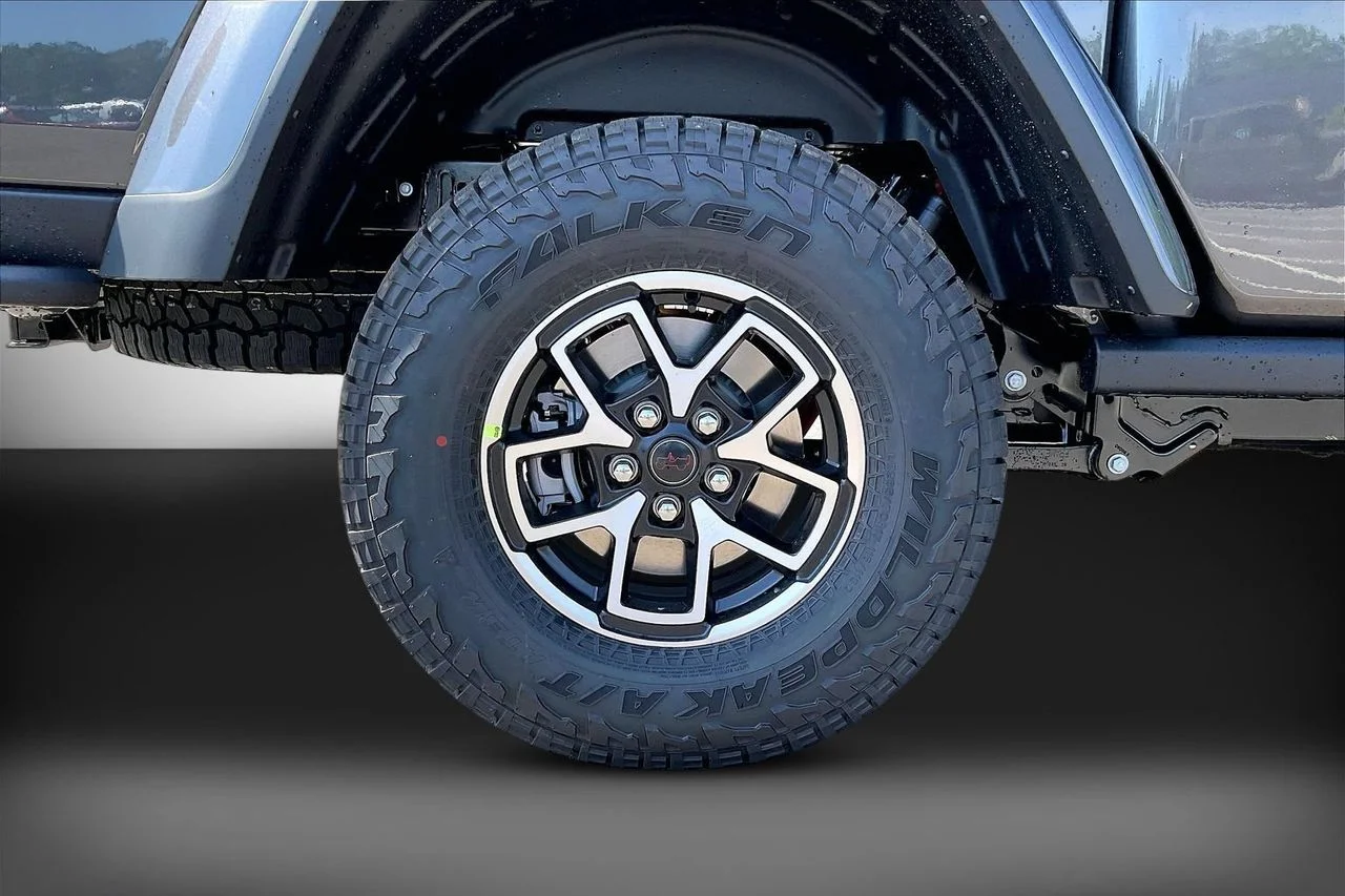New 2026 Granite Crystal Metallic Clearcoat Jeep Rubicon X image 31